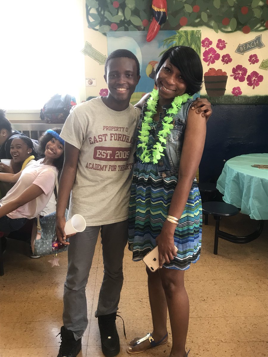 kelly10a's tweet photo. Great kickoff to our senior week celebrations for our #graduatingclassof2018 with our #luau themed #breakfast! Teachers served students! #congratulations https://t.co/R6PdEhB3Gg