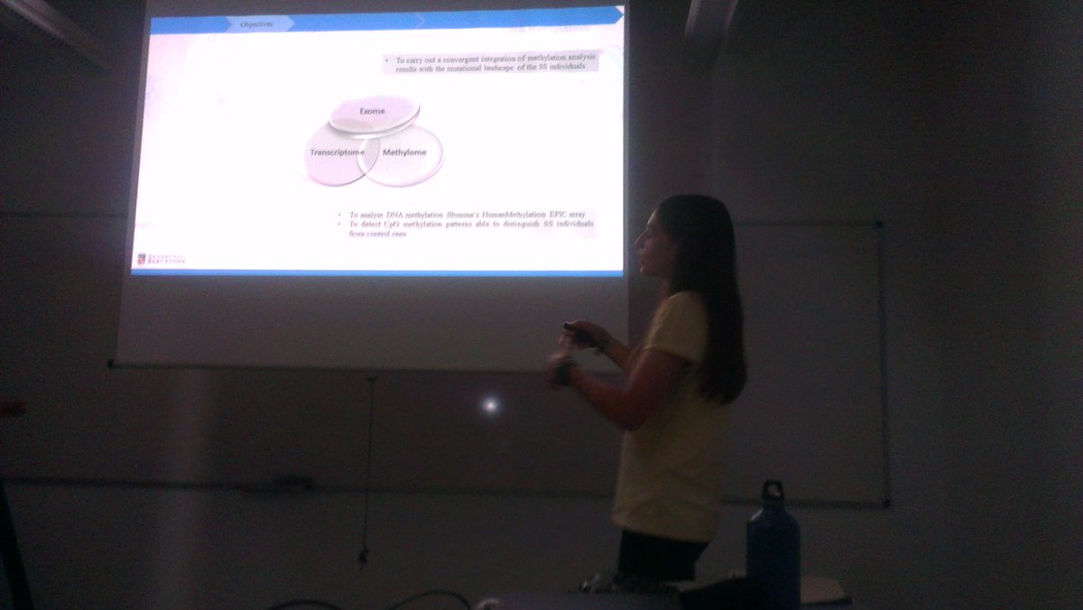 Roser_uf's tweet image. Mar Garcia Valero #MasterStudent bajo la dirección de la Dra. @krabionet nos explica los resultados preliminares en el estudio de los patrones de metilación en una enfermedad ultra-rara, el #SezarySyndrome, un linfoma cutánea muy letal.
@GeneticsUB #LabMeeting #MasterUB