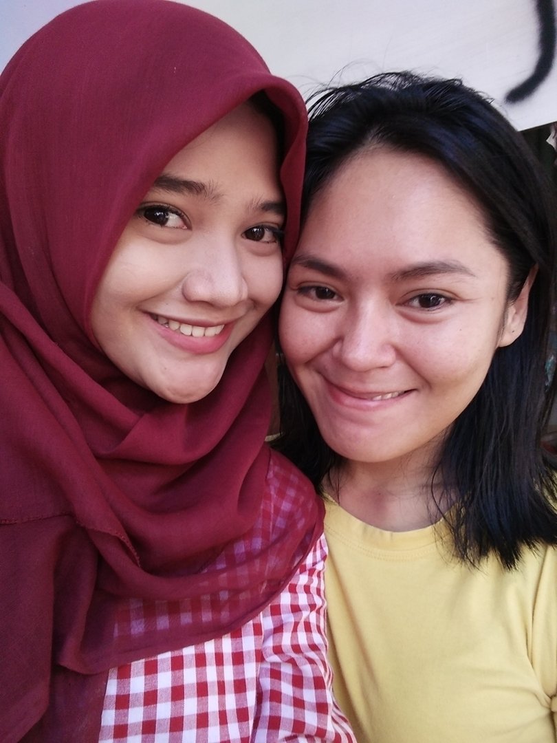 IntanMusyarofah's tweet photo. With Teh iim https://t.co/ZJNR9DL3p6