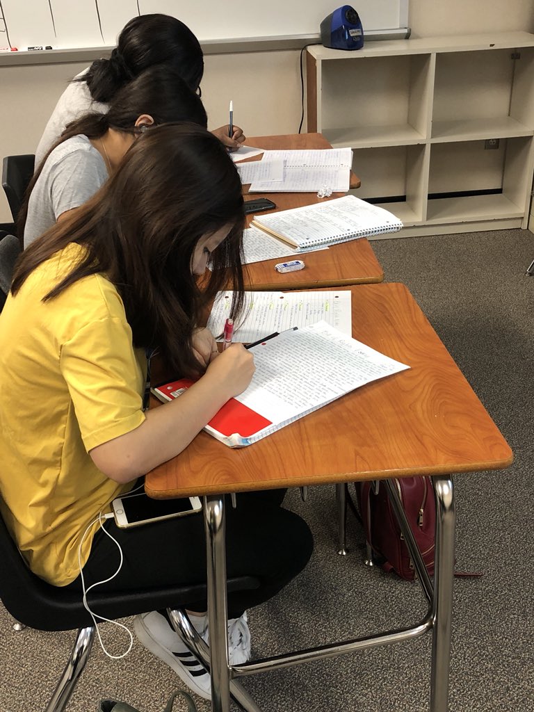 AndreaLotsu's tweet photo. The summer school focus is real! @Aths2019 students are working hard to get ahead for their senior year. #essayday #billofrights #Juneteenth2018 #goaldriven #focusedontheirfuture @ATaylorHS @AliefISD @Alief_SS https://t.co/CpsUW2gHBc