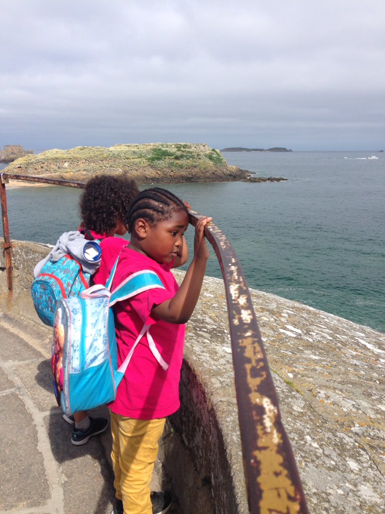 classeMSGS's tweet photo. Balade sur les remparts de St Malo https://t.co/8czWgM6cgJ