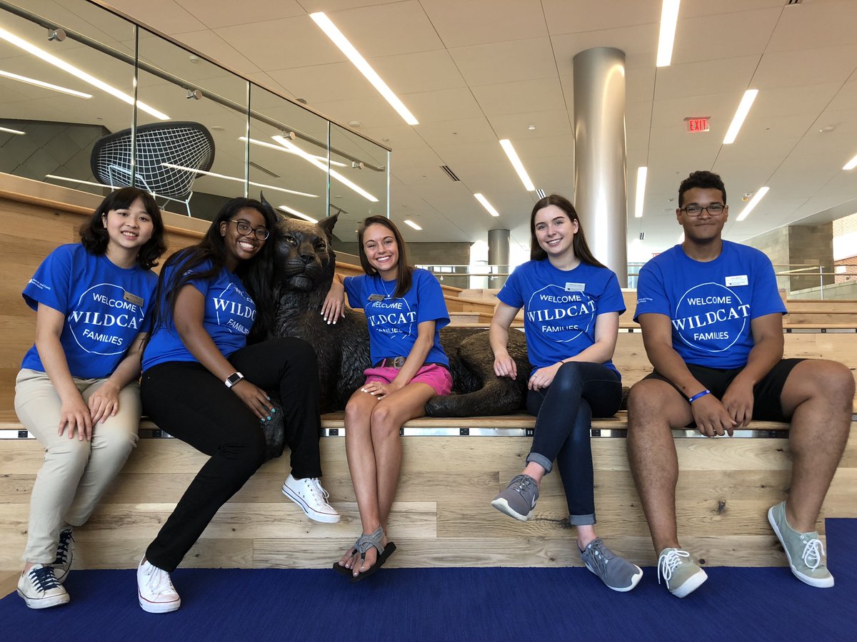 UKParents's tweet photo. If you are on campus today, stop by the Parent and Family Recharging Lounge in the Student Center Fireside Lounge to meet our amazing student ambassadors! We will be there until 1:30 p.m. and can't wait to meet you! #seeblueU https://t.co/4cxmz6DRgk