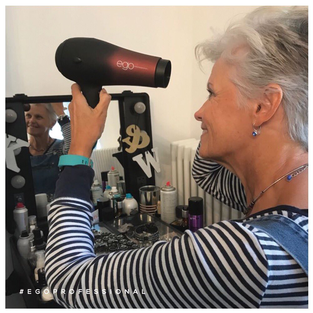EGOprofessional's tweet photo. The lovely Suzie using the egoTRIP ❤️ #egoprofessional #greygoddess #greyhair #blowdry #newhair https://t.co/8GqoUlSDrR