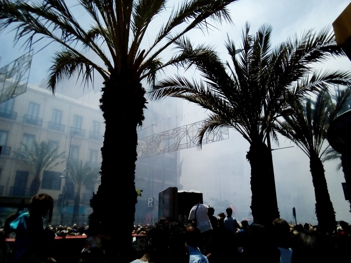 antonrodajorge's tweet photo. Foc en Alacant. Mascleta https://t.co/UUXpcsNe97