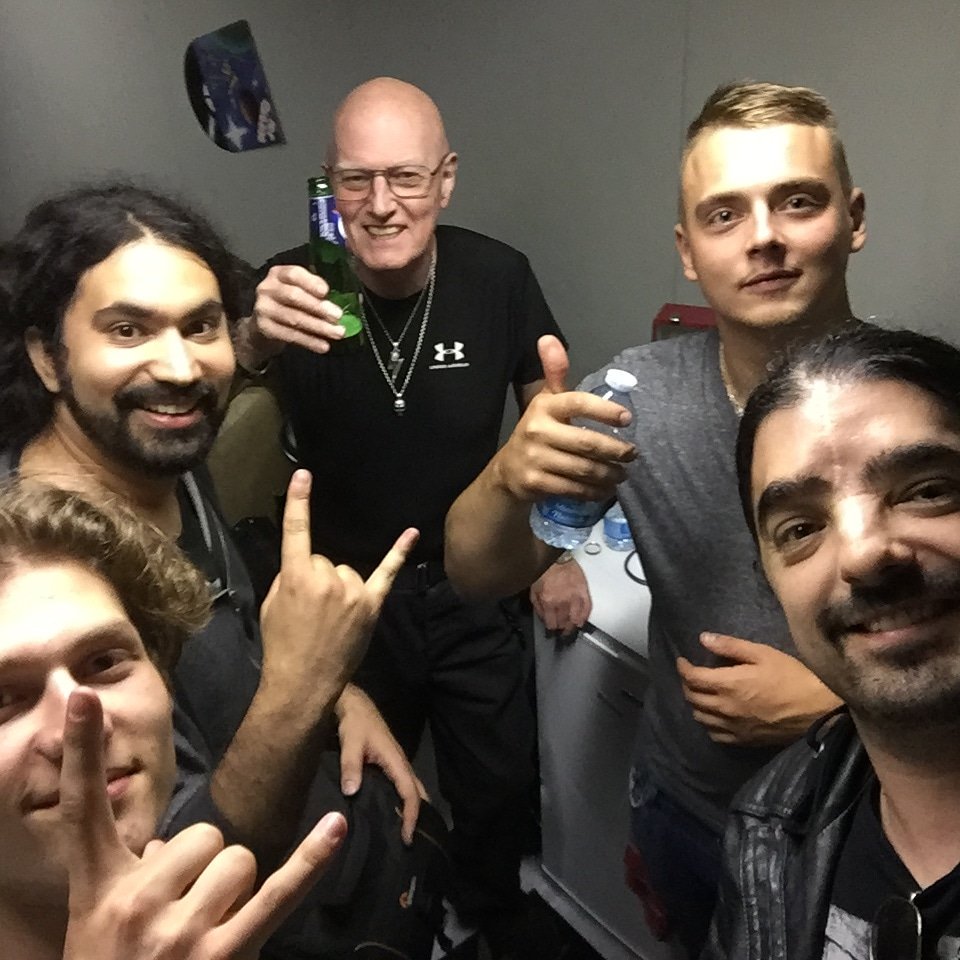 58shots's tweet image. What a gig we had With #chrisslade ! Looking forward to do that again ! 😀

#classicrock #58shots #frenchrockrevolution #drummer