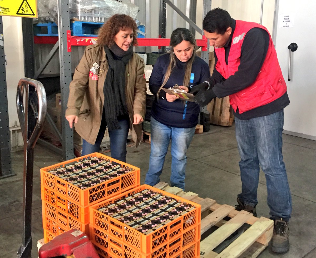 RedAlimentos's tweet image. Partimos una mañana llena de energía con el voluntariado de #medtronic #project6 a través de @MDTFoundation en el que colaboradores muy entusiastas nos están apoyando a clasificar y armar pedidos de alimentos para las organizaciones sociales a las que beneficiamos. #nadasobra