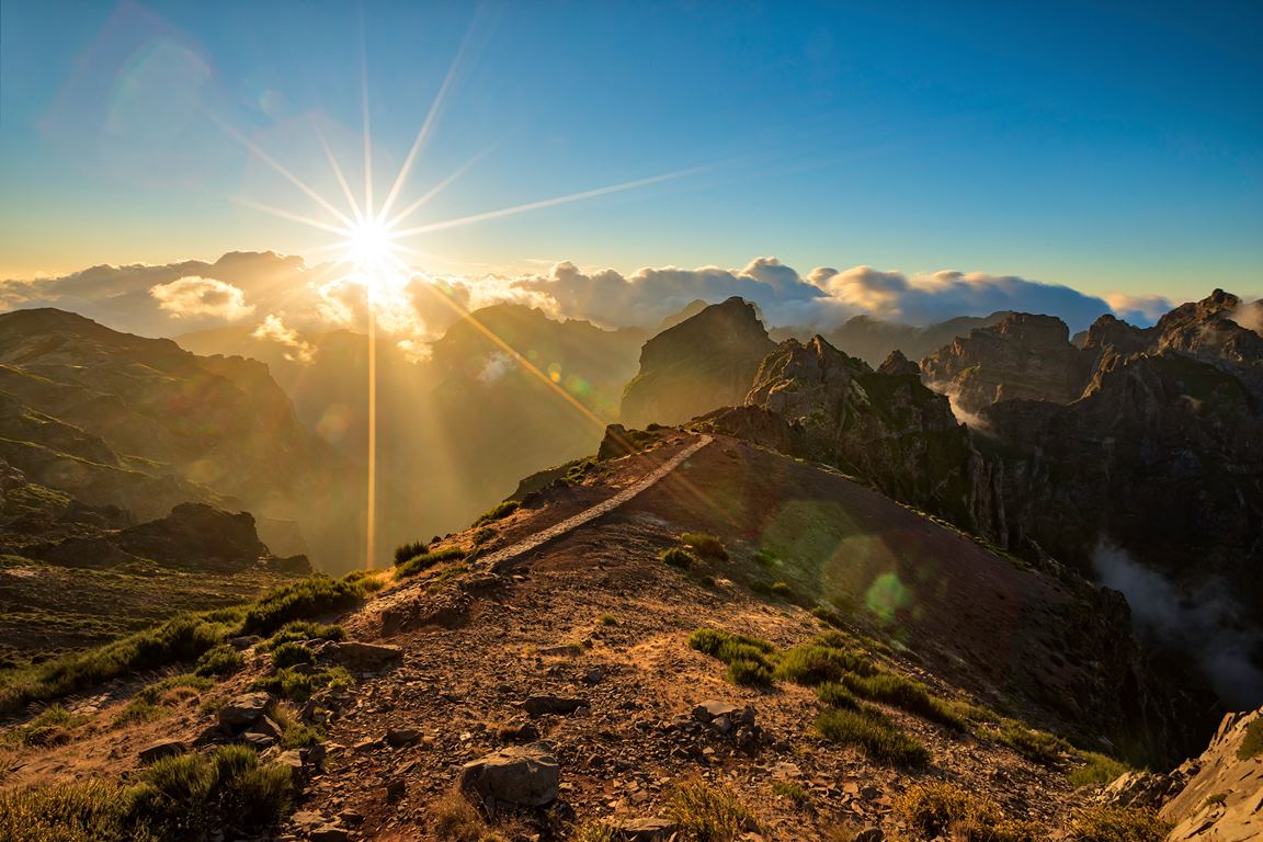 Pico do Arieiro #trail in #Madeira, is one of the "10 Best Day #Hikes In #Europe You Need to #Explore" according to <a href="/aworldtotravel1/">A World to Travel ✈</a> bit.ly/2JRcgCQ #Portugal #travel #picodoarieiro #picoruivo #nature #madeiraislands <a href="/DiscoverMadeira/">Discover Madeira</a>