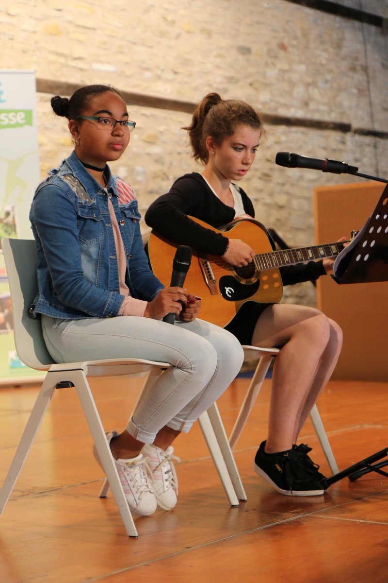 MoselleCD57's tweet photo. [#Moselle #Jeunesse]
Les Mosellans ont du talent !
Plus de 300 jeunes issus des collèges et associations de #ChâteauSalins, #Delme et #Dieuze sont réunis aux Eclats du #Saulnois pour montrer leur savoir-faire : sports, gaming, vidéos, arts du cirque, sapeurs-pompiers...

©CD57 https://t.co/RJtrf4133v