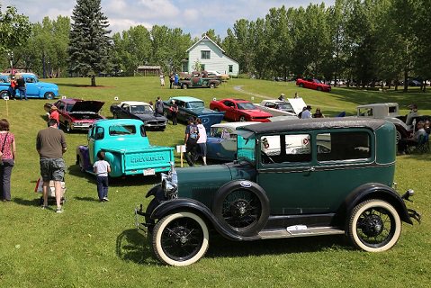 AlbertaCulture's tweet photo. Have you made weekend plans yet? If not, @uchv has you covered this Sunday, June 24 with a jam-packed day of vintage vehicles, music, race cars, family fun and delicious food. Check it out: https://t.co/7kbQo8xAVN #yeg #ExploreAlberta https://t.co/D6BHJbAC3O