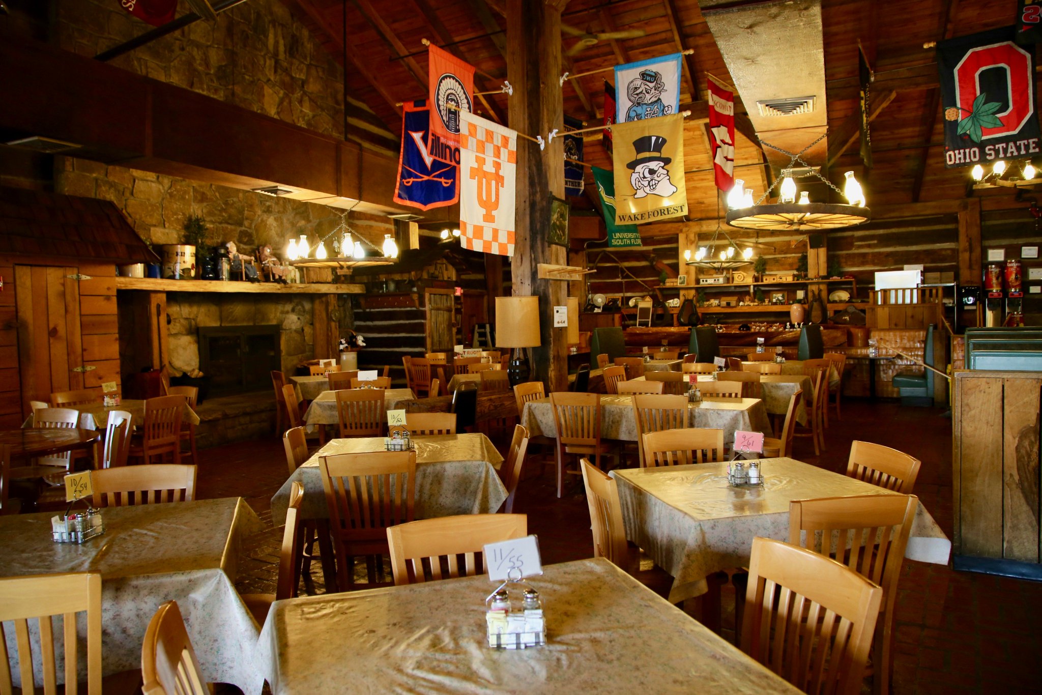 Gatlinburg Tn On Twitter Nothing Warms The Heart Like Some Log