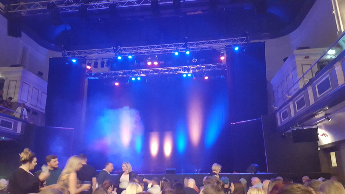 RHackwell's tweet image. Waiting for Howling with Laughter to begin 😁😁😁 Happy Birthday to me #excited @RickWard2105 @JohnBishop100 @adamhillscomedy @justinmoorhouse