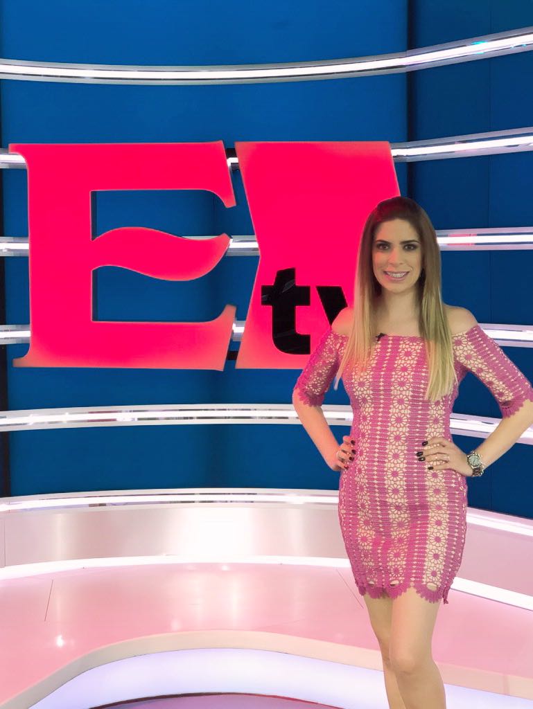 KimArmengol's tweet image. Trabajando para @excelsior_mex.  Styling @pacofernandezmx look @soho_mexico #iwearsoho #sohostyle #ilovesoho #fashion #style #stylish #love