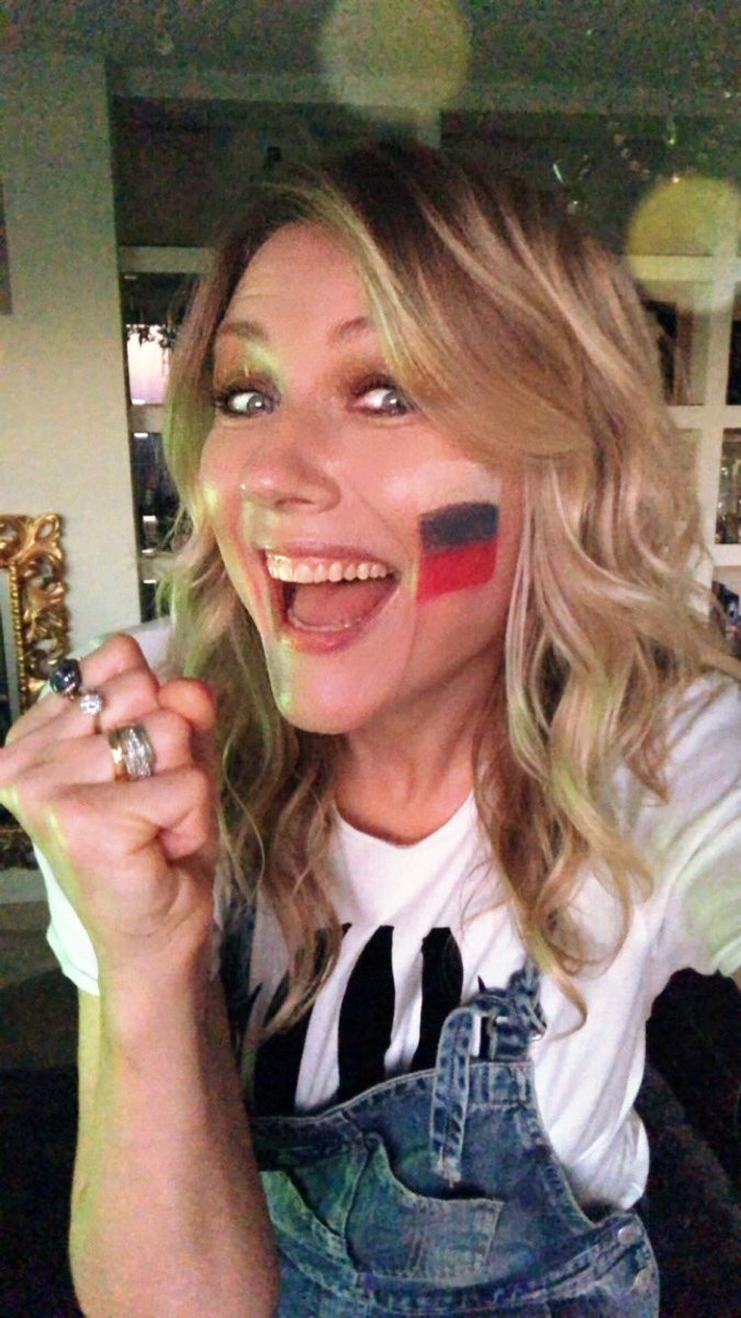 Natasha Stefanenko tweet media