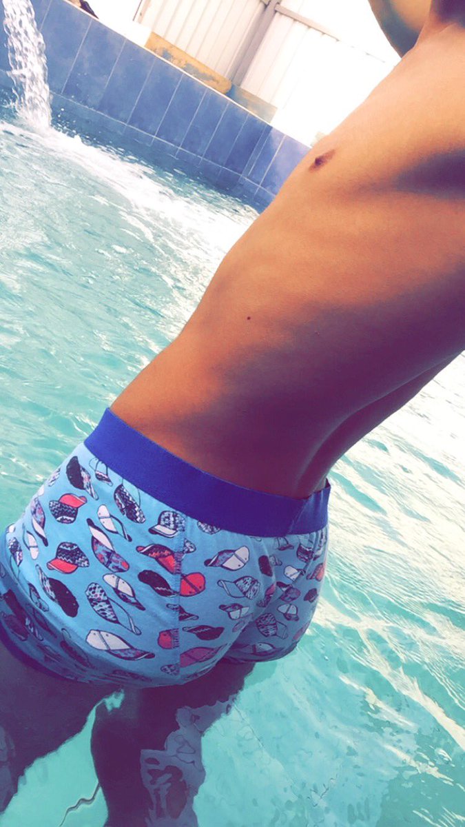 roro4dob's tweet photo. @Krshon10 تعال نسبح سواا 🙈🔥 https://t.co/ErUChsevka