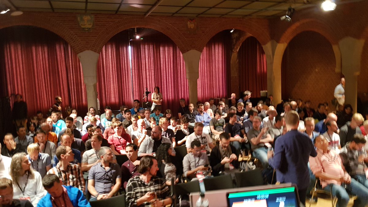 erwindeg's tweet image. Full house at my Reactive Programming in Java talk