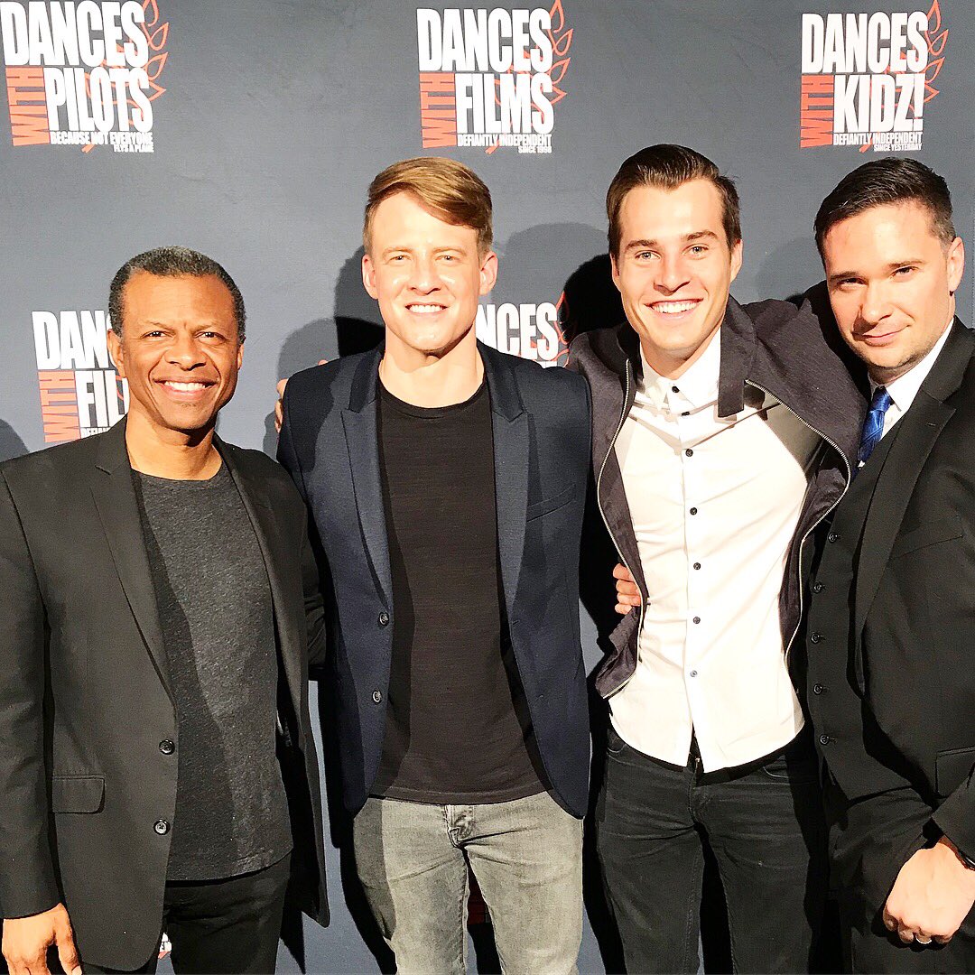 NikolayMoss's tweet photo. More selects from our screening of IN THIS GRAY PLACE @danceswithfilms last night 😁📸🎬 Pictured: #costars @IamAleksRistic @marcusjohns & @phillamarr 😎 #cheesin #premiere #danceswithfilms #featurefilm #phillamarr #marcusjohns #greencarpet #indiefilm https://t.co/KeTPT77kAD