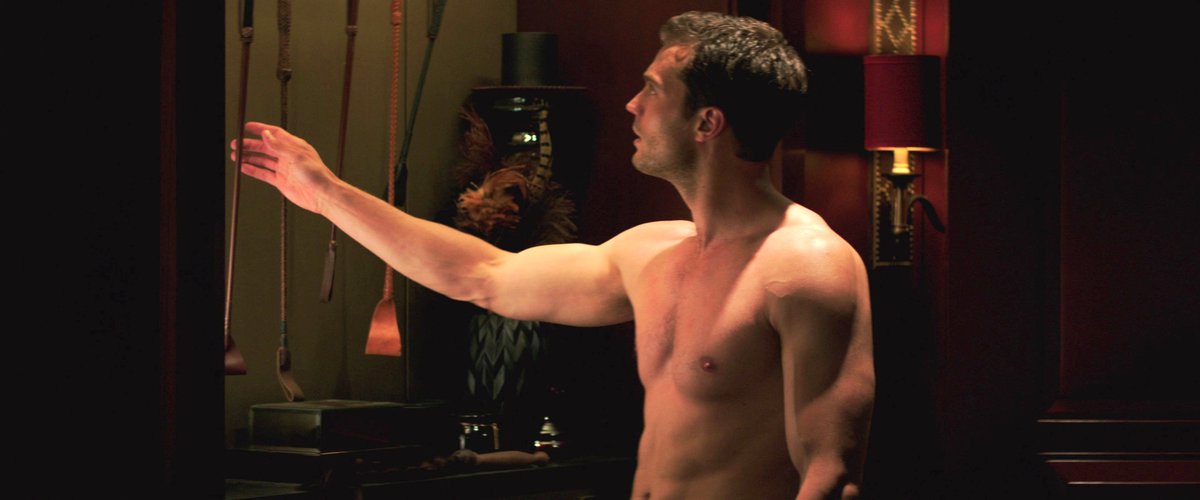 RoratoSilvia's tweet photo. #JamieDornan #ChristianGrey #DominantSoHot #DominantSoSexy #ArmsSoMuscled #BicepsAppreciation #BodySoPerfect #FiftyShadesFreed #RedRoom #DominantInAction Thanks so much @EverythingJDcom https://t.co/H0TvcbZ60K