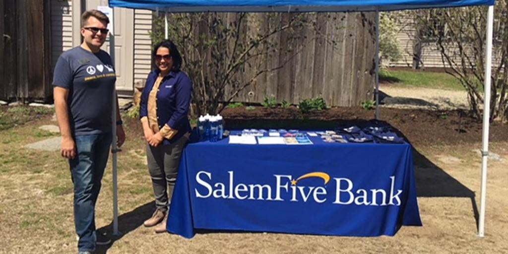 SalemFive's tweet photo. Over the past few months, our Salem Five branches have been busy in the community! From 5Ks to career fairs, our amazing employees are never shy to lend a hand. Here are a few of their recent involvements!
#communityspirit #giveback #kickinforkids #stepupforcolleen https://t.co/KANs9Ysjuo