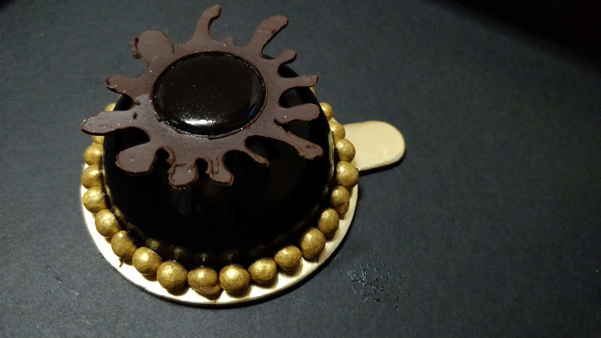 A2Afreen's tweet photo. Desserts are everyone's friend. The rich, glossy, smooth texture can give a run for money to any ornament possible. It's perfect for gifting as well as for self indulging.
From: #TheDessertStreet
Review: https://t.co/P9nzbqzpk7
#AafEats #UnfilteredDotIn #PlacesToOrderFrom https://t.co/ifvmR9zylC