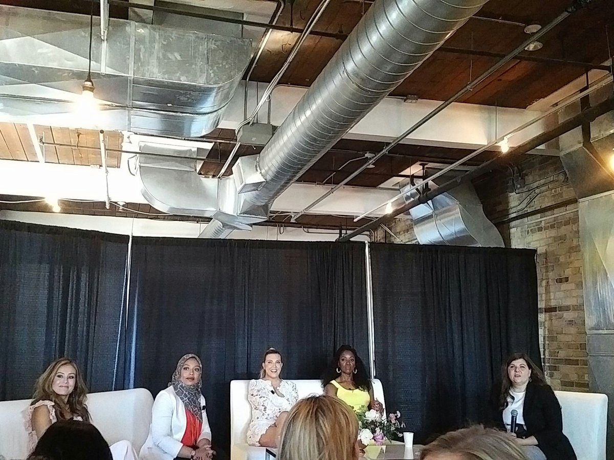 c_mcmorrow's tweet photo. Best piece of advice? #AndreaBain: trust your gut, learn to negotiate, lift your sisters up! @melissagrelo @Ginella_M @CherylHickeyETC @criseboro https://t.co/iJ2RCH6oer