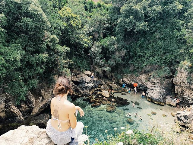 saltynomadmom's tweet photo. Sorrento cliff jumping :)
.
.
.
.
.
.
.
.
🍔 Just because I love Burgers.
.
.
.
.
.
.
.
.
#travelshot #weknowbecausewego #travellover #travelsgram #worldingram #ig_travel #sharetravelpics #citizenfemme #dametraveler #theeasywaytotravel #places_wow #th… https://t.co/v7wjddkKyd https://t.co/MVJ5IIg0Pc