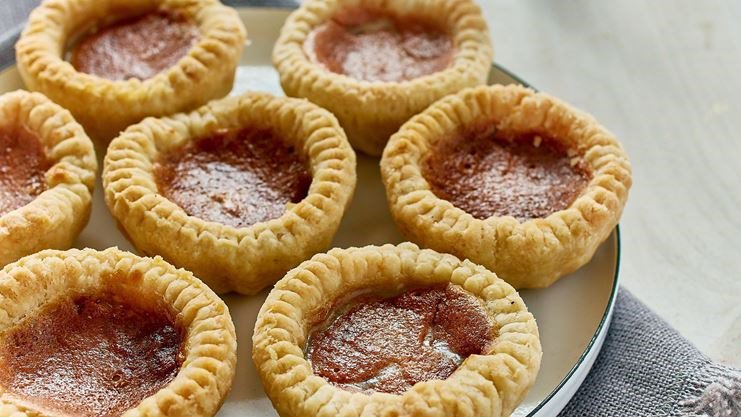 ETGuardian's tweet photo. Delicious desserts to devour at this weekend's #Etobicoke Butter Tart Festival @hotovenbakery @Tartistry1 @HolyCannoliTO @katestowntalk https://t.co/715XxLiRIm https://t.co/qaim2eLkdQ