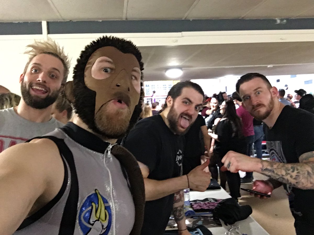 PWSpaceMonkey's tweet photo. #MonkeySelfie🚀🐒 with #TheImports
🇨🇦 @elpwrestling Canadian #Guile
🇺🇸 #BestiesInTheWorld #DoubleDragon @DaveyVega85 @TheDirtyRook
@ATTACKWrestling #PressStart6 @DEFENDIndyWres #Cardiff #wrestling #UKwrestling🇬🇧 https://t.co/VC182U0dfF