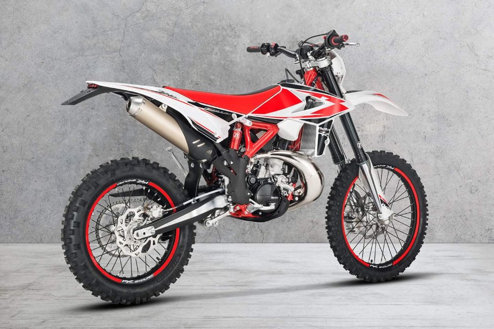 MTR_LPA's tweet photo. Las primeras imágenes de las Beta de #enduro 2019.
https://t.co/aqQ7wcHiVE
#MTR #Beta #betamotor  #betatrueba #LPA https://t.co/yByXd1K0d7