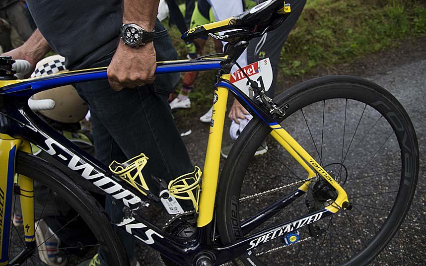 Laura4Bikes's tweet photo. Take a Look at the Down Tube - Yep... Carbon fiber is breakable https://t.co/N7au9vMpeq