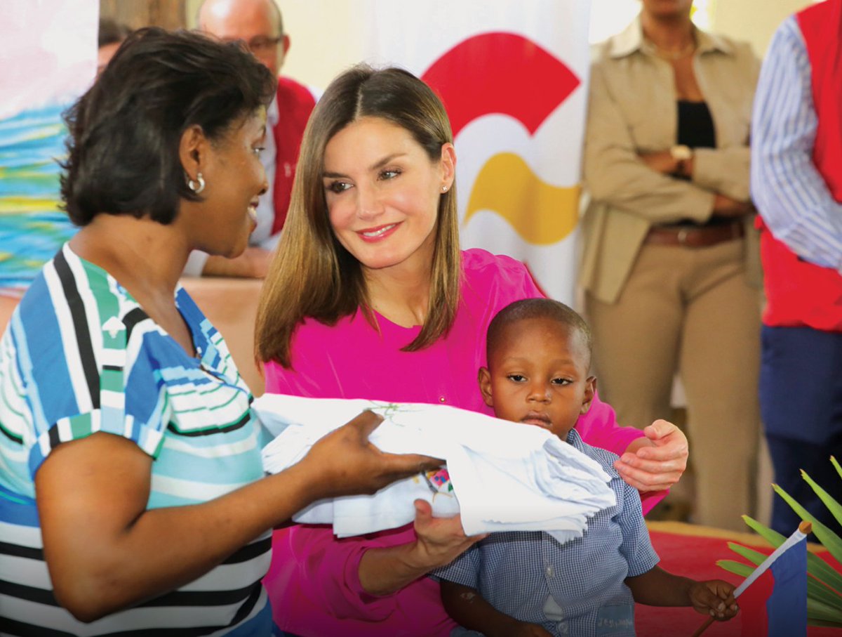 ChallengesNews's tweet photo. Photo du Mois: Face à un accueil chaleureux de la Première dame de la République @martinejmoise, il n’y a pas meilleure réciprocité qu’un majestueux sourire. La Reine consort d’Espagne, Letizia Ortiz Rocasolano, est restée radieuse. @ChallengesNews https://t.co/bHeFryCqnL https://t.co/onLvKeaoX8