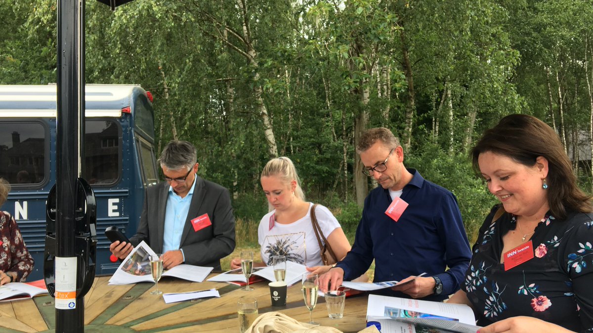 Allemaal snel naar hun eigen artikel bladeren :) Blije gezichten op lancering <a href="/INNtwente/">INNtwente</a> #inntwente <a href="/vliegveldtwente/">Twente airport</a>