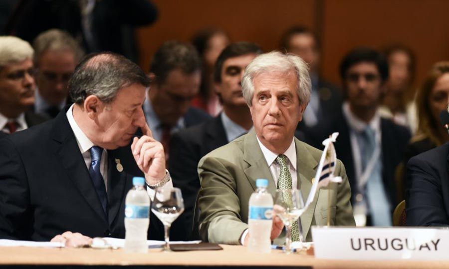 l_indro's tweet photo. #Mercosur : stallo con l’#UE ? #Vazquez: noi apriamo alla #Cina https://t.co/rDVZzEwwwi @RobertaTesta_ #lindro @mercosur @PARLASUR @IPPDHMERCOSUR @PrensaMercosur @MercosulDigital @Plaid_Mercosur @Italia_Uruguay @UruguayPass https://t.co/ri5qnAmdjW
