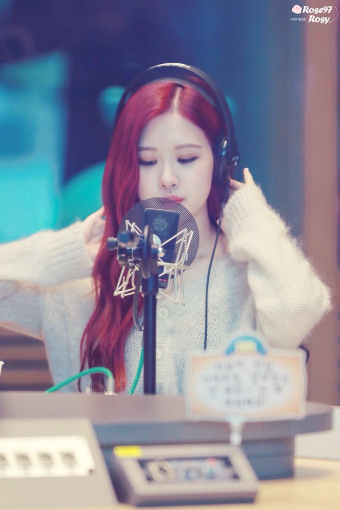 Rose97Rosy's tweet photo. 🧜🏻‍♀️180619🧜🏻‍♀️

💕Good night
            Unique💕

#블랙핑크 #로제 #BLACKPINK #ROSÉ https://t.co/Yfxwe0QLvd