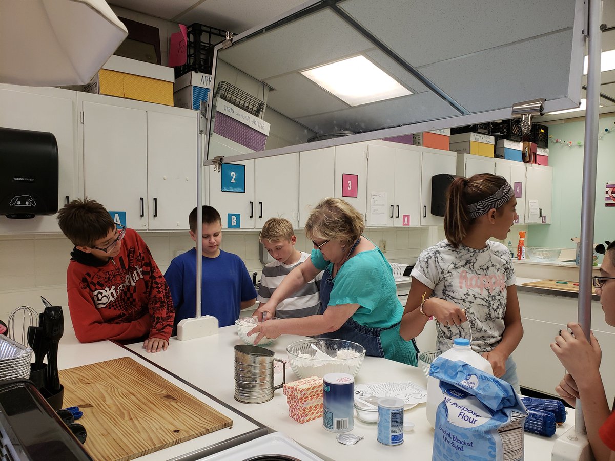 RMSSummerSchool's tweet photo. What's on the menu @RMSSummerSchool cooking class today? Homemade biscuits and gravy! https://t.co/XdoLJIf5wS