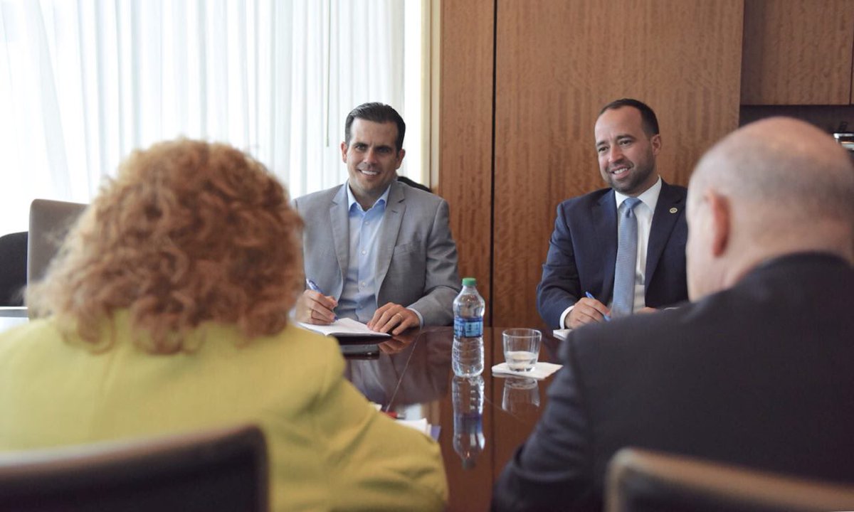 ricardorossello's tweet photo. Junto @omarjmarrero dialogamos con la delegación de #Canada y la cónsul @CGMiamiHarper para discutir importantes proyectos en nuestra agenda y el interés de empresas canadienses en apoyar a la Isla. #P3SummitPR https://t.co/KI5pwczTe1
