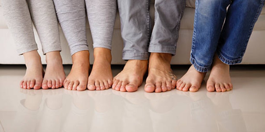 Mini_Marketer's tweet photo. Did you know that going bare foot for too long can cause leg pain?  Do you go barefoot? #barefoot #legpain #health #healthtips #DidYouKnow #ElPaso #Texas #itsallgoodep https://t.co/EAXjyw9qdF