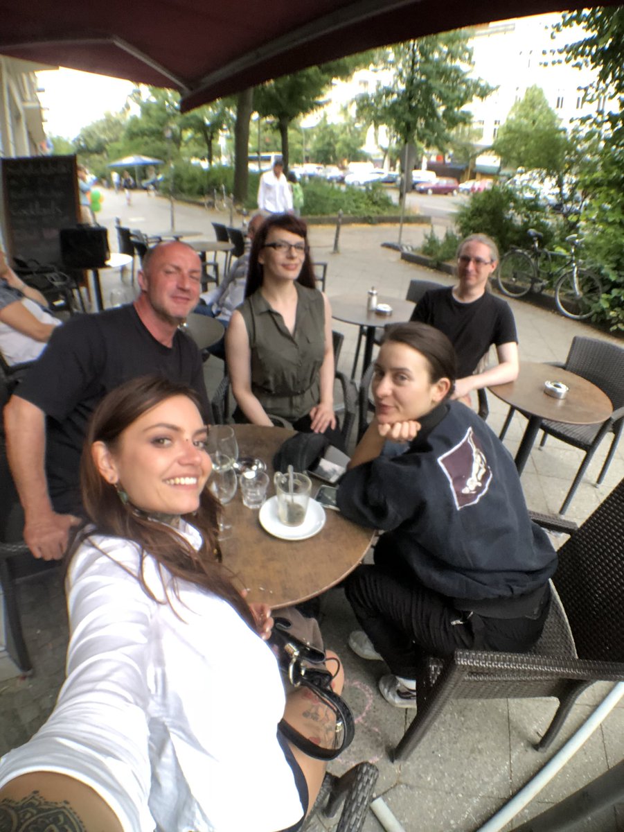 M_Nikkyfrench's tweet photo. Meet up in Berlin with the best @RebekkaRaynor #missflora & @M_Nikkyfrench https://t.co/CMFsiv5qhd