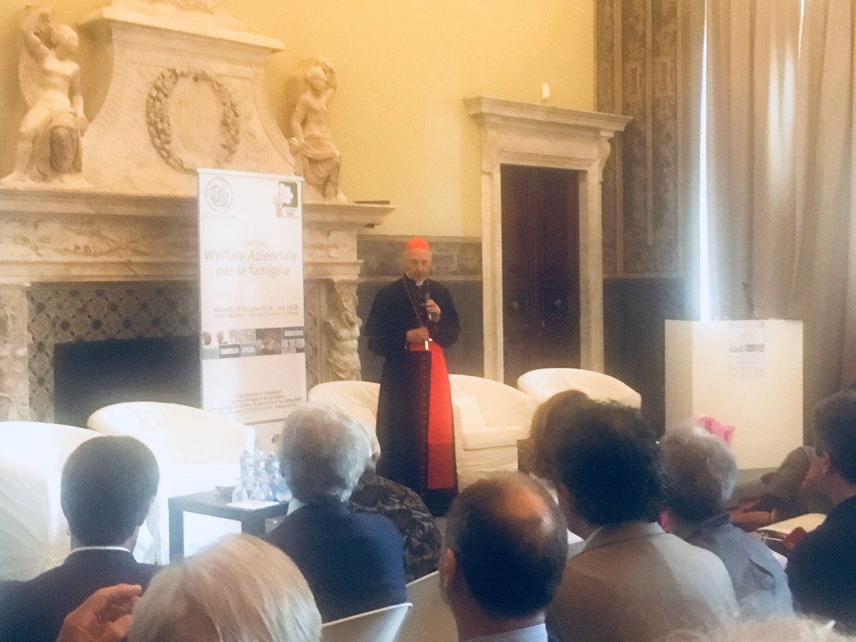 Il <a href="/conBagnasco/">Cardinal Bagnasco</a> al Convegno #welfare a <a href="/PMeridiana/">Palazzo Meridiana</a> invita le aziende al rispetto delle regole e vuol dire giustizia #convegnoucidGe2018