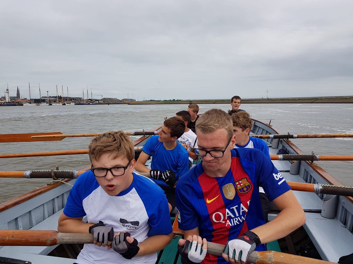 De roeiers van de AQ blijven @sloeproeienNL tot de zomervakantie. Zodat ze na de vakantie helemaal klaar zijn voor nog wat najaarswedstrijden. #helden #sloeproeien #bikkels en #blaren