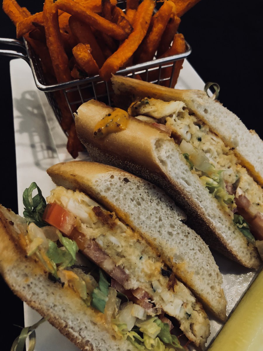 EmbassySuitesHValley tweet media