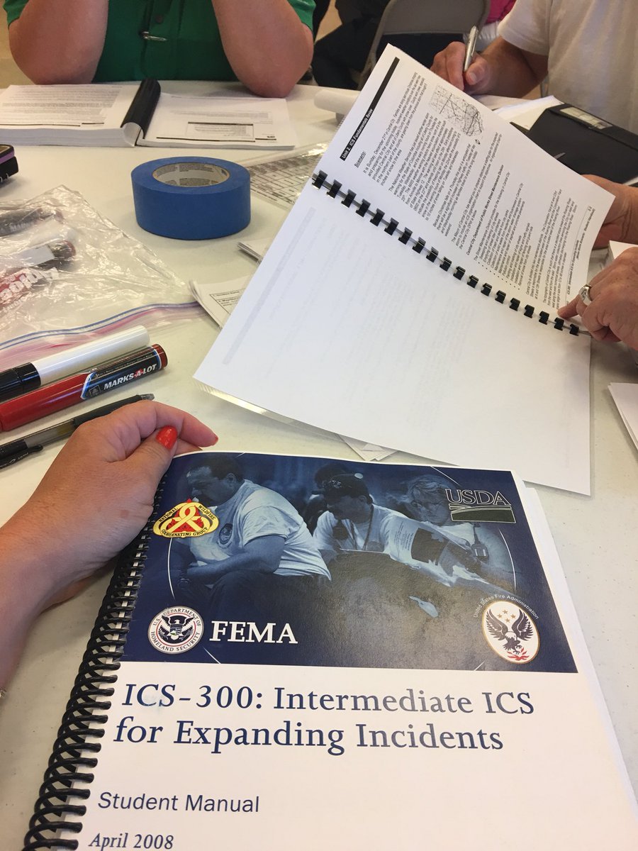 floodwhat's tweet image. Central City getting destroyed by snow this time! #ics300 #training