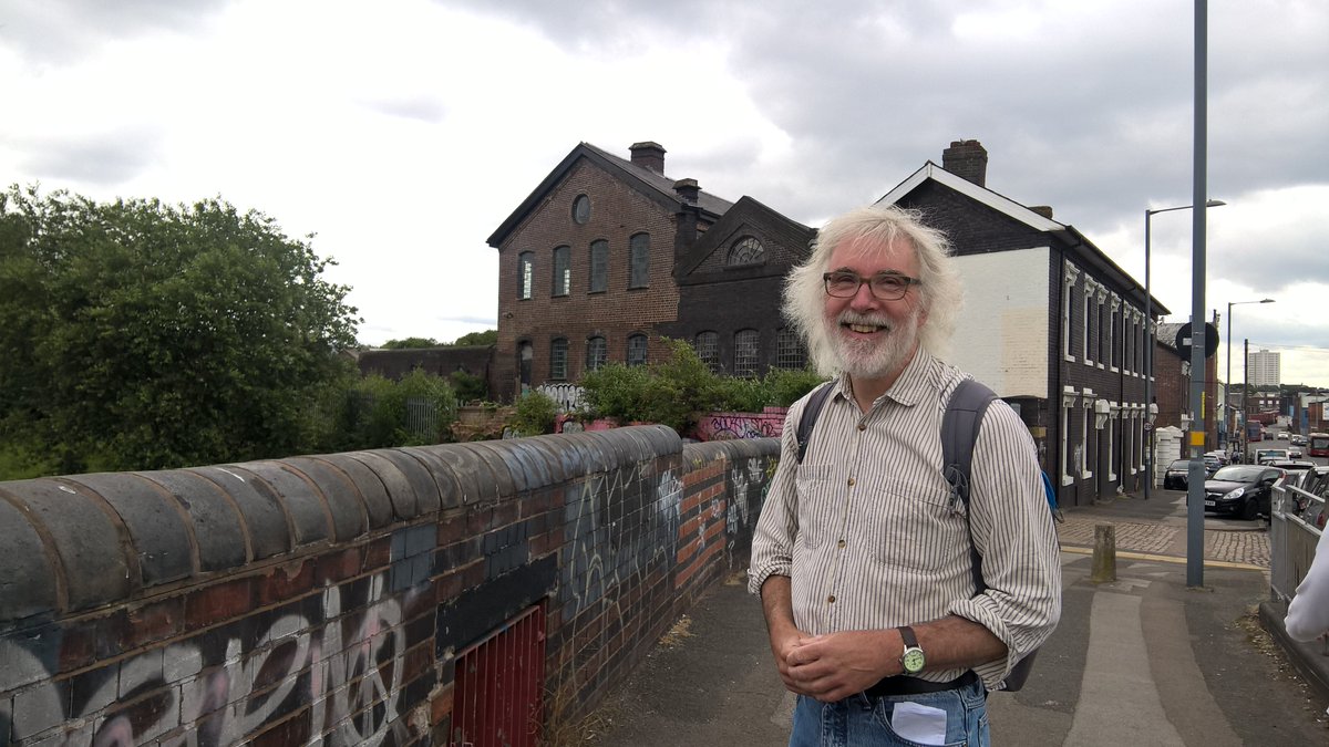 yuchenwang's tweet photo. @grandunionltd #JunctionWorks residency, another inspiring 3-hour walking and talking formal city council archaeologist Dr. Mike Hodder, Birmingham has been industrial since 12th c, its water and clay important raw materials supporting industries #leathertanning #pottery #glass https://t.co/hwgCfWsNU9