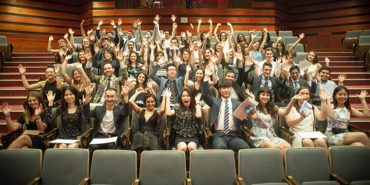 Trinity_College's tweet photo. Congratulations to our 2018 Trinity College Graduation Award recipients! Take a look at this year's outstanding group of winners! #TrinityGrad18 #UofTGrad18 https://t.co/rzEe0oJUNG https://t.co/0uUeDEPKBo
