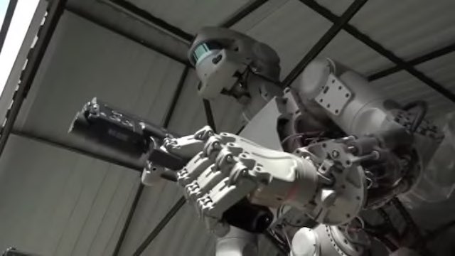 Robots tueurs autonomes : malgré une mise en garde de l'ONU, leur développement continue #IA #armement #GGELAWS @UN information.tv5monde.com/info/robots-tu… via @TV5MONDEINFO