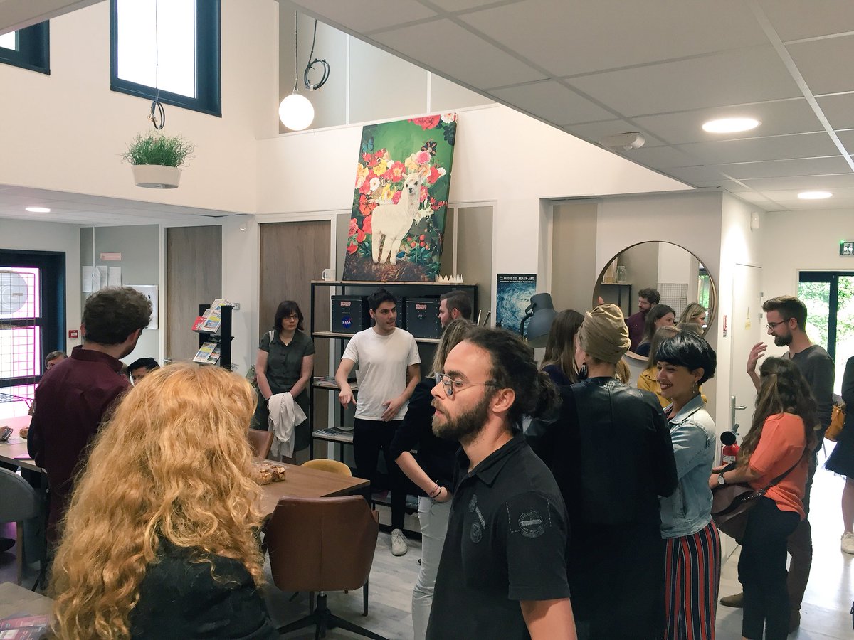 LLVallee's tweet photo. Il y a du monde à la #llv ! Ce soir c’est rencontre entre l’écosystème et les #entrepreneurs 😉 #startups #meeting #goodtimes #pitch #apero #rencontre https://t.co/ANkF8l3Cty
