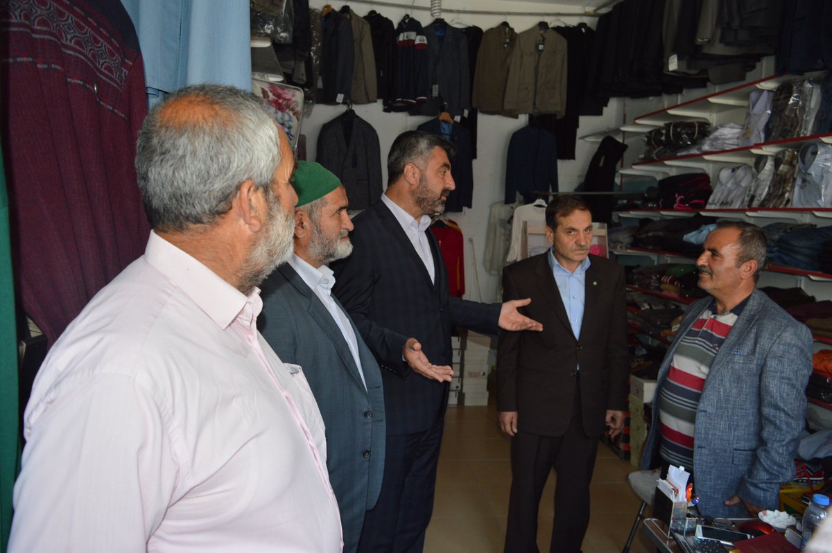 HudaParBitlis's tweet photo. Milletvekili adaylarımız, beraberlerindeki kalabalık bir heyetle birlikte, Adilcevaz ilçesinde esnaf ziyaretinde bulunarak, 24 Haziran seçimleri için destek istediler. Partimize gösterilen yoğun teveccüh, halkımızın adalette ne kadar susadığını gösteriyor. https://t.co/fJrVaj6c23