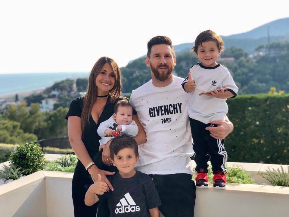 Lionel Messi Wag Lights Social Media Touching Message Argentina