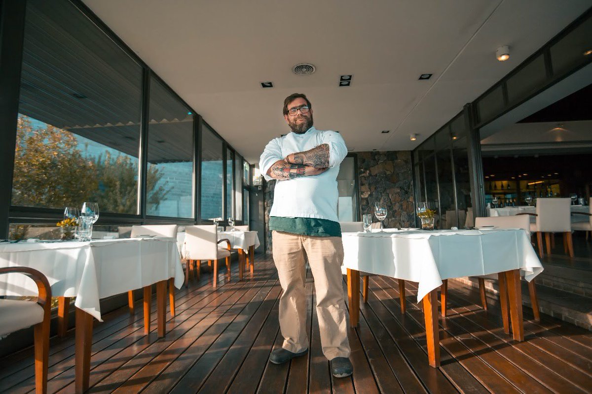 SchroederWines's tweet photo. ¿Estás buscando un buen plan gastronómico para este feriado? Te esperamos en #SaurusRestaurant un lugar exclusivo, donde la belleza de los viñedos y la calidez del ambiente se conjugan con una oferta gastronómica del más alto nivel en la región. 🍷🍽 https://t.co/jUi5UOQfb7