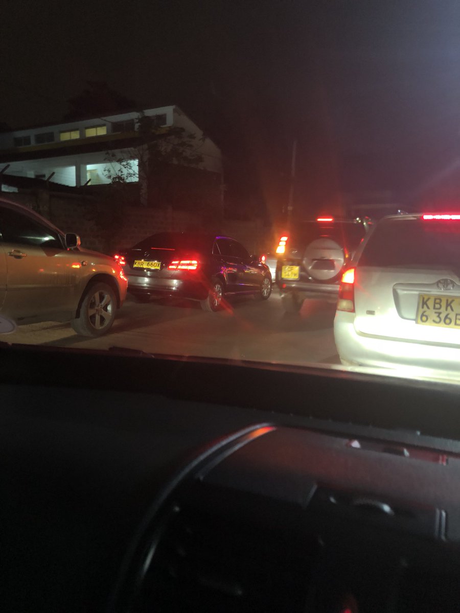 nemaisa1's tweet image. Instead of sorting out traffic issues they disrupt traffic to get to their destinations on time. Leadership is about working for the people not the other way around @FredMatiangi please fix this and instil discipline and #servantleadership @KenyanTraffic #tagaleader
