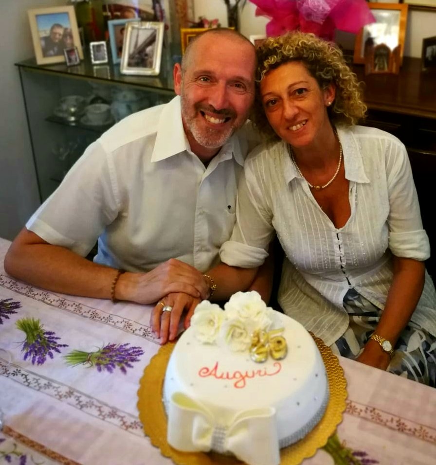Bennoide's tweet photo. Nella gioia
Nel dolore
Nella salute
Nella malattia
19/6/1993 19/6/2018
E sono 25...
#wedding #anniversario #nozze #nozzedargento #celebration #venticinquesimo #love #married #matrimonio #25thanniversary #25th #family https://t.co/4Va0RmEXpM